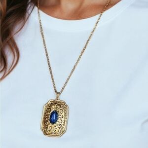 Avon Vintage gold tone metal faux lapis cabochon perfume glaze pendant necklace